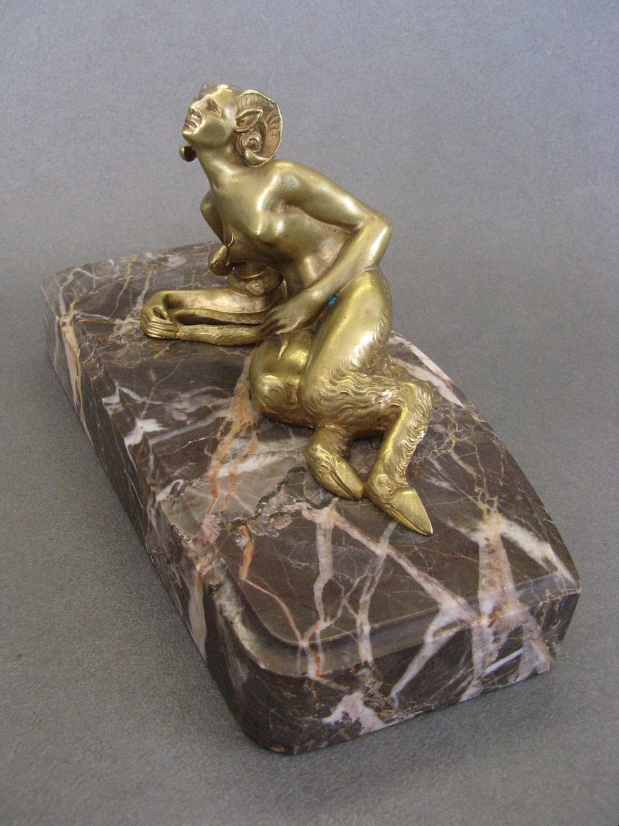 Sculpture En Bronze Doré Faunesse Au Serpent.-photo-2