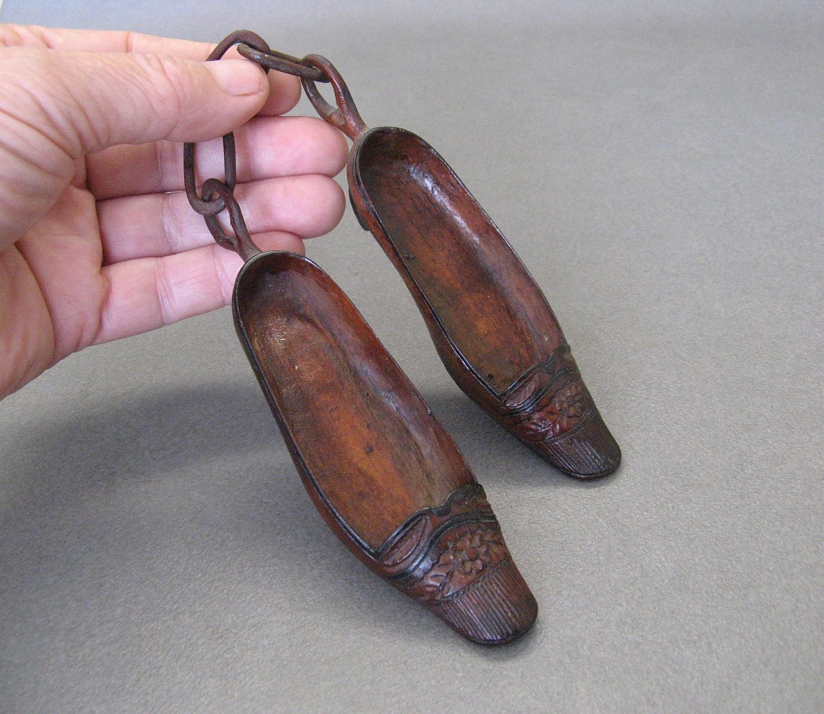 A 19th-century Masterpiece By A Clog Maker.-photo-2