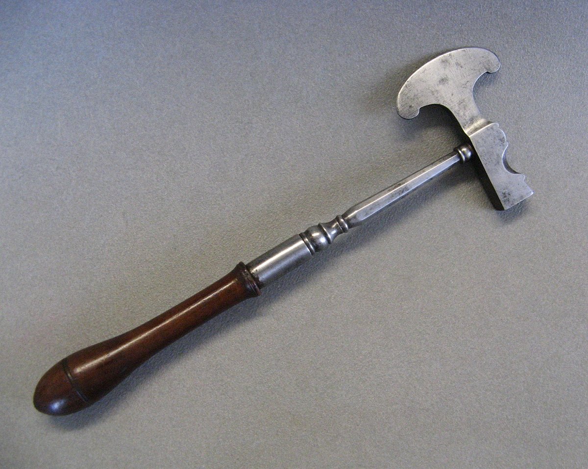 18th/19th-century Sugar Cutter.-photo-2