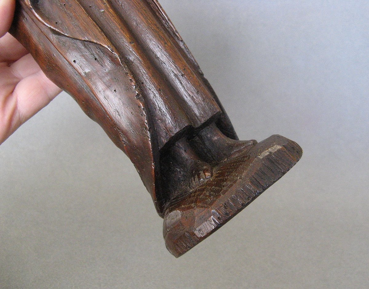 Religious Statue Of Saint Peter, Carved From A Single Block Of Solid Wood, 18th-century Folk Art.-photo-3