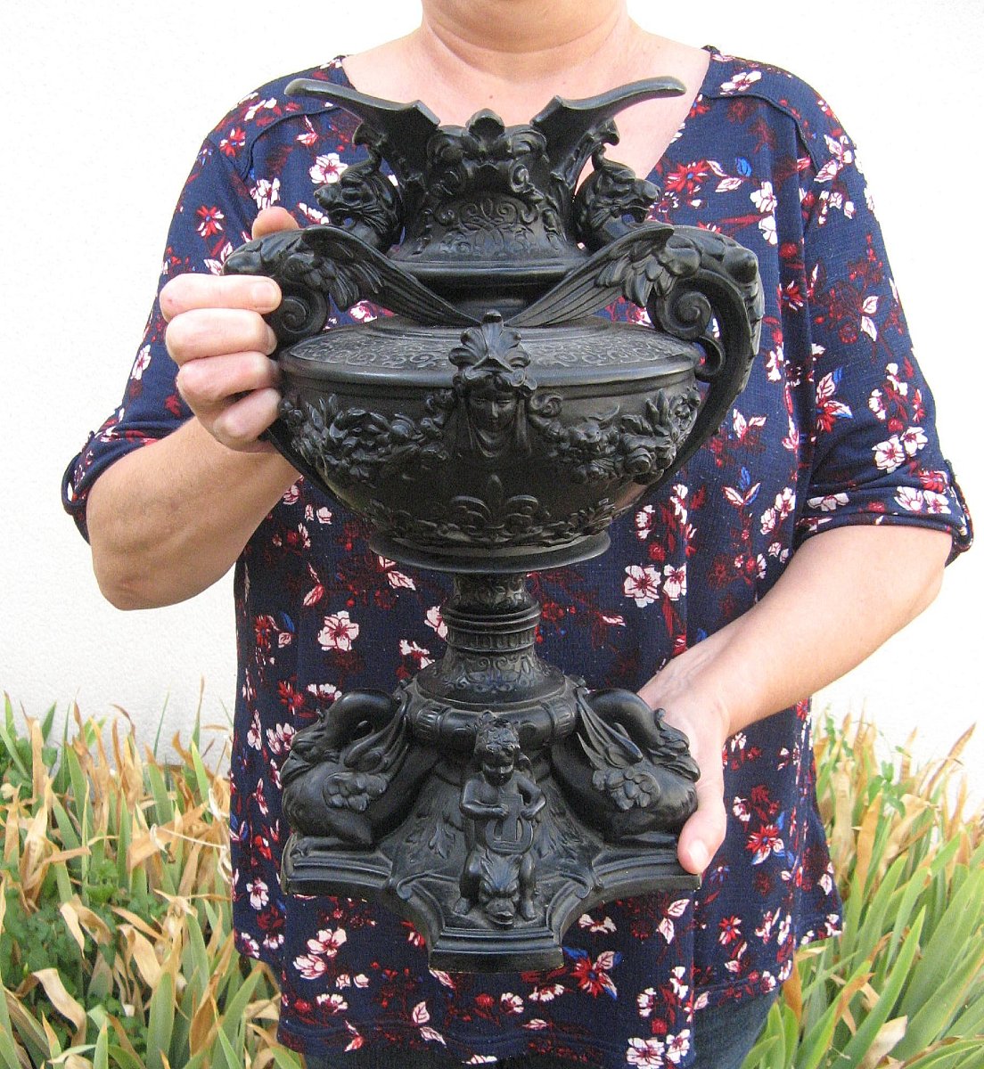 19th-century Neoclassical Basalt Ceramic Vase.-photo-3