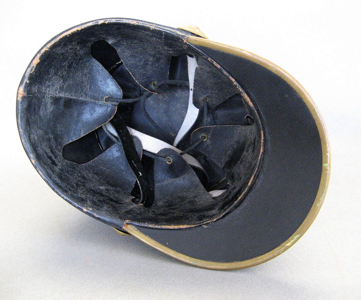 Republican Guard Non-commissioned Officer's Shako, Model 1928–1933.-photo-2