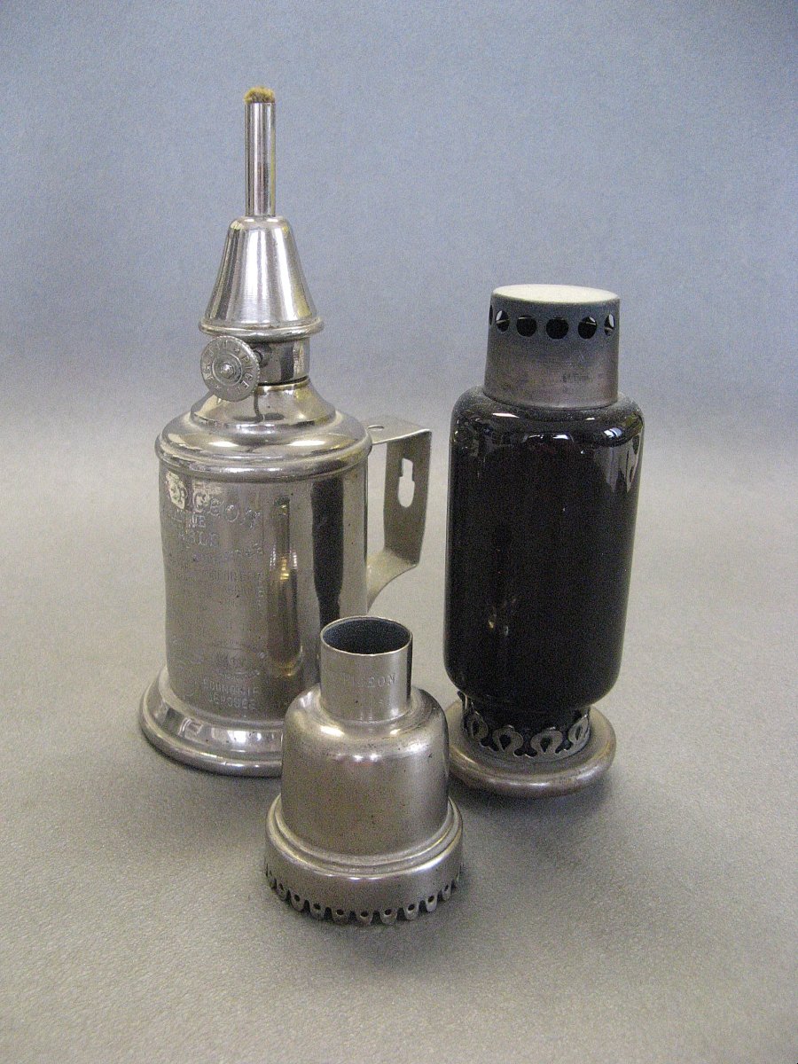 Light For A Photo Lab. Pigeon Light And Light-tight Lantern.-photo-4