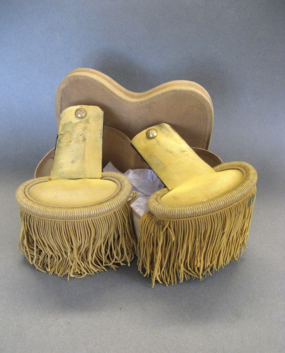 Pair Of Third Republic Artillery Officer's Epaulets.