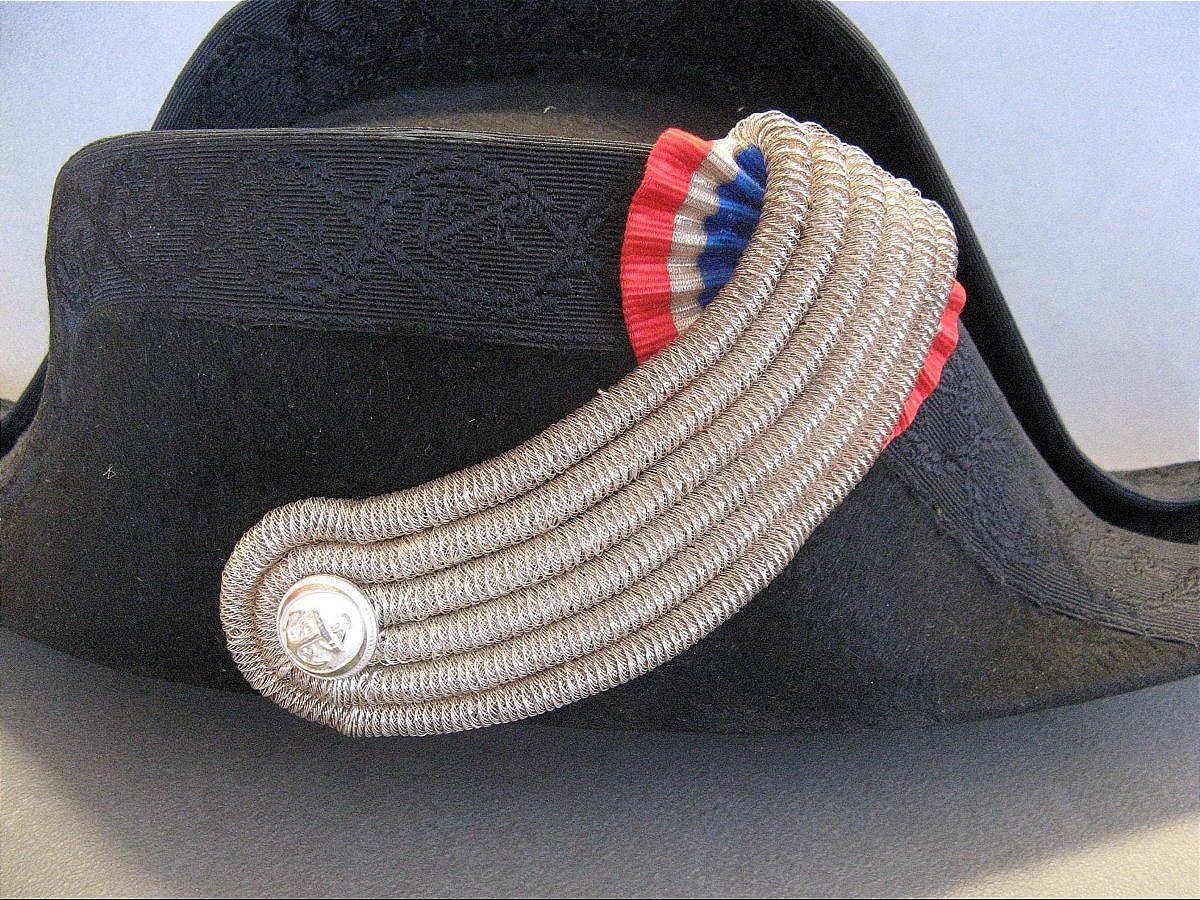 Bicorne d'Officier du Commissariat de la Marine avec Boite de Transport en bois.-photo-2