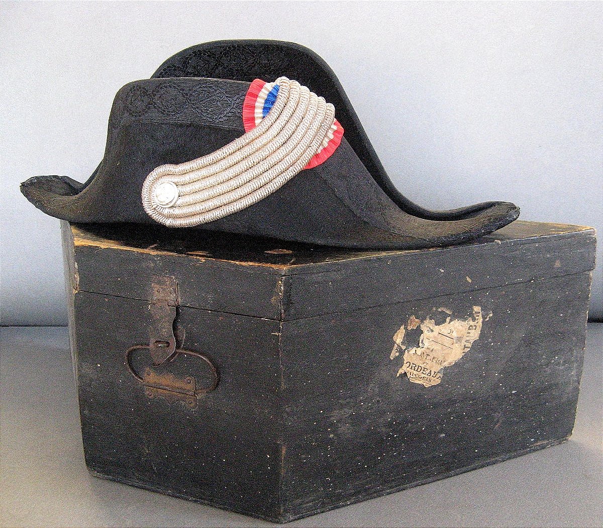 Bicorne d'Officier du Commissariat de la Marine avec Boite de Transport en bois.-photo-2