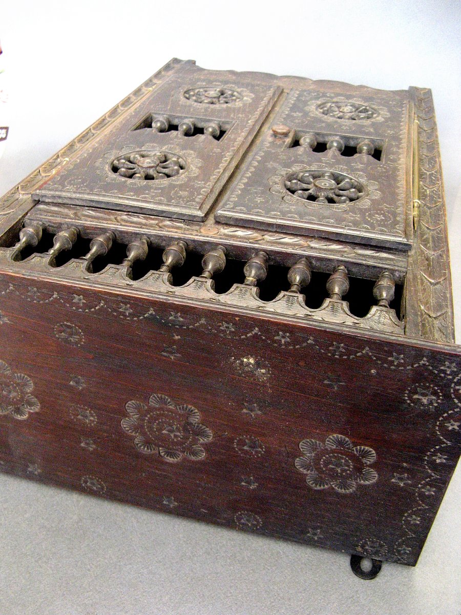 Miniature Carved Wooden Breton Cabinet - Late 19th Century.-photo-2