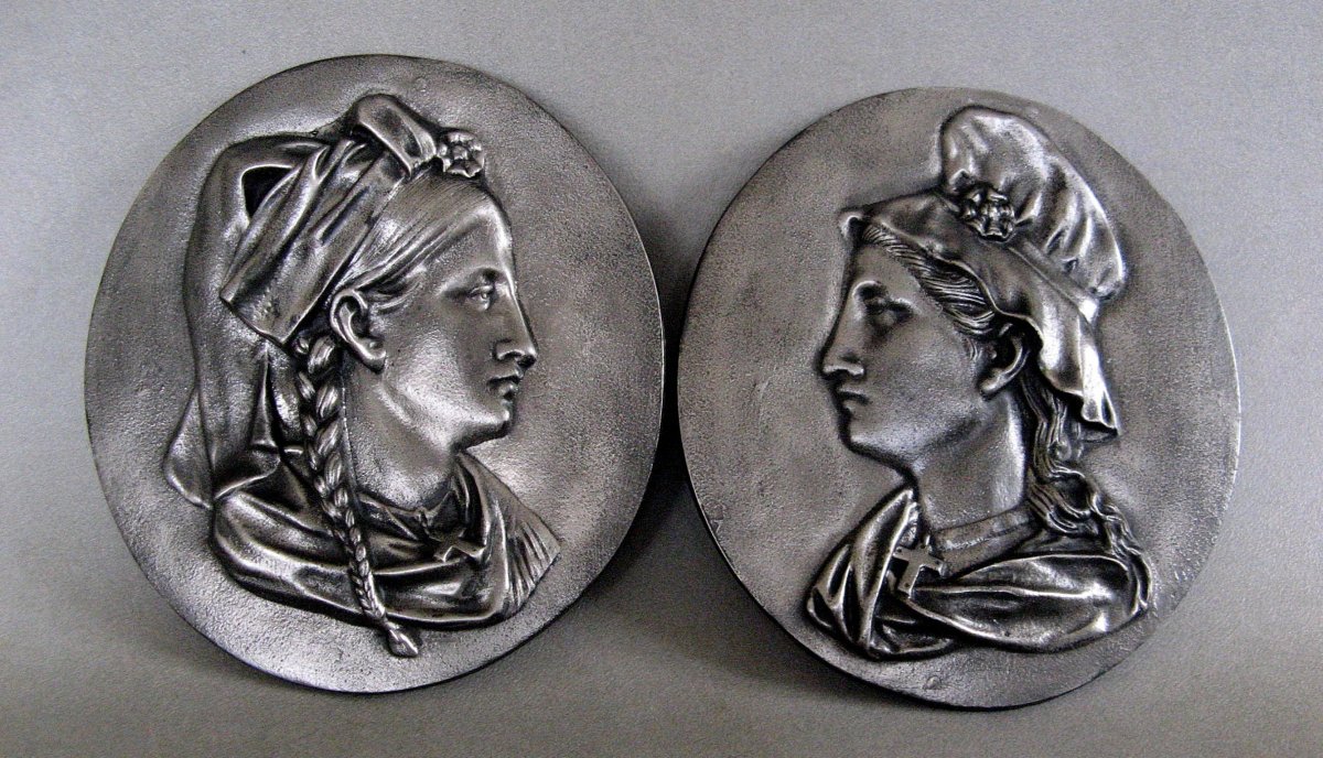 Pair Of Relief Medallions – Alsace And Lorraine, Late 19th Century / C. 1900.