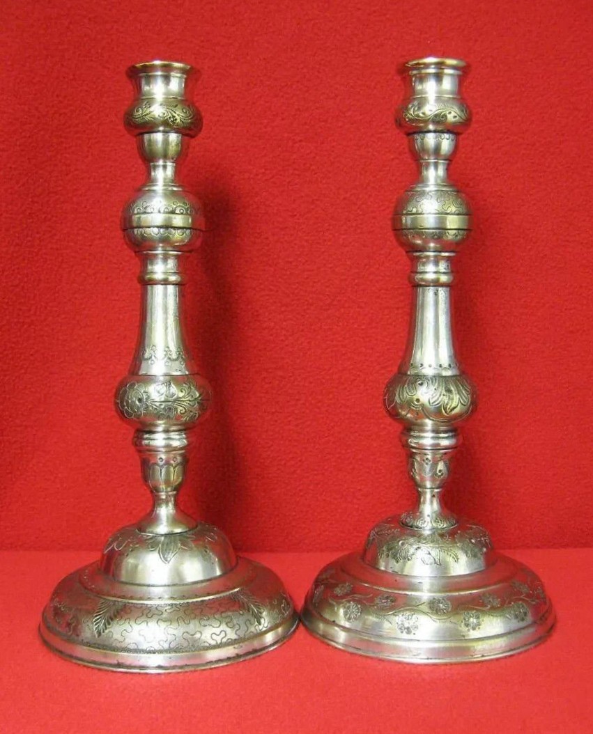 Paire De Bougeoirs Louis XVI. Bronze Argenté XVIIIe.