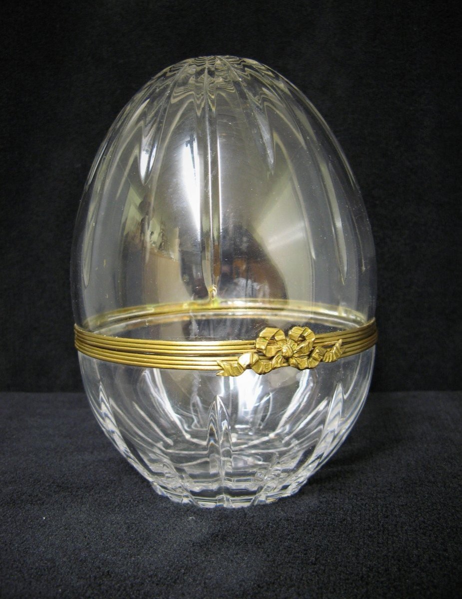 Egg Display Caviar In Cut Crystal.