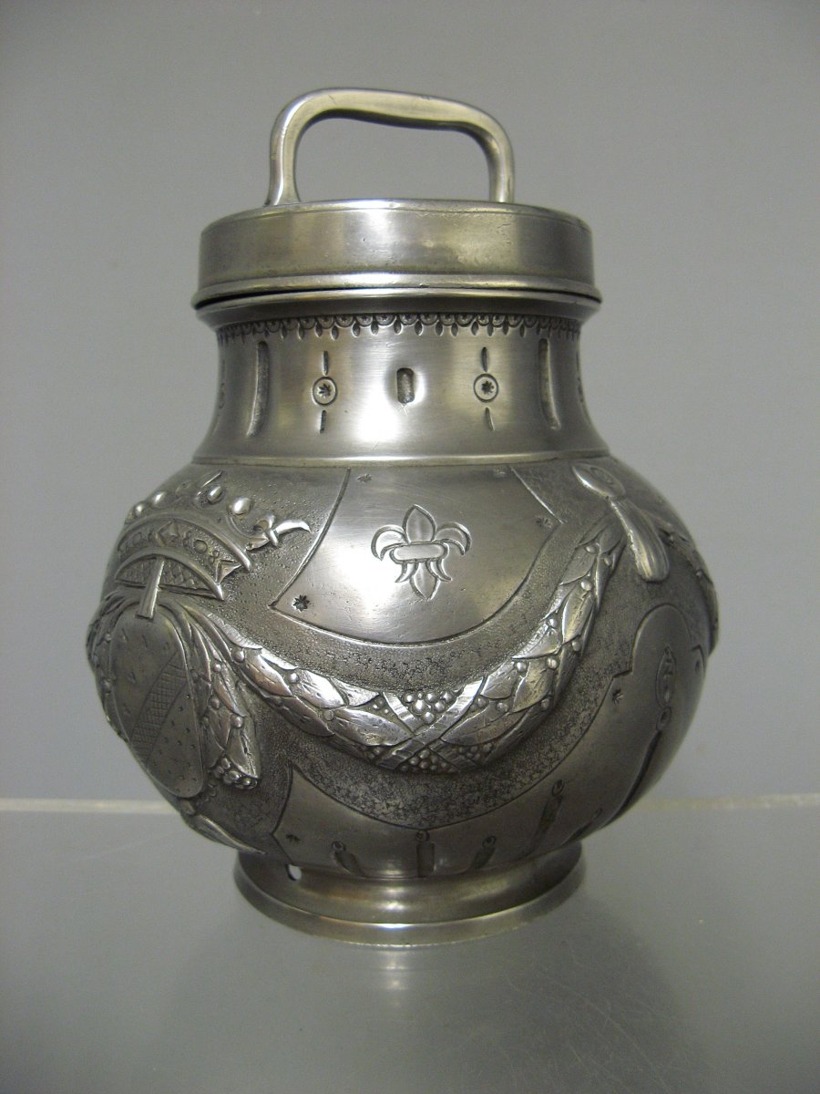 Bain Marie En étain Décoratif Armoiries Et Couronne De Duc.-photo-2