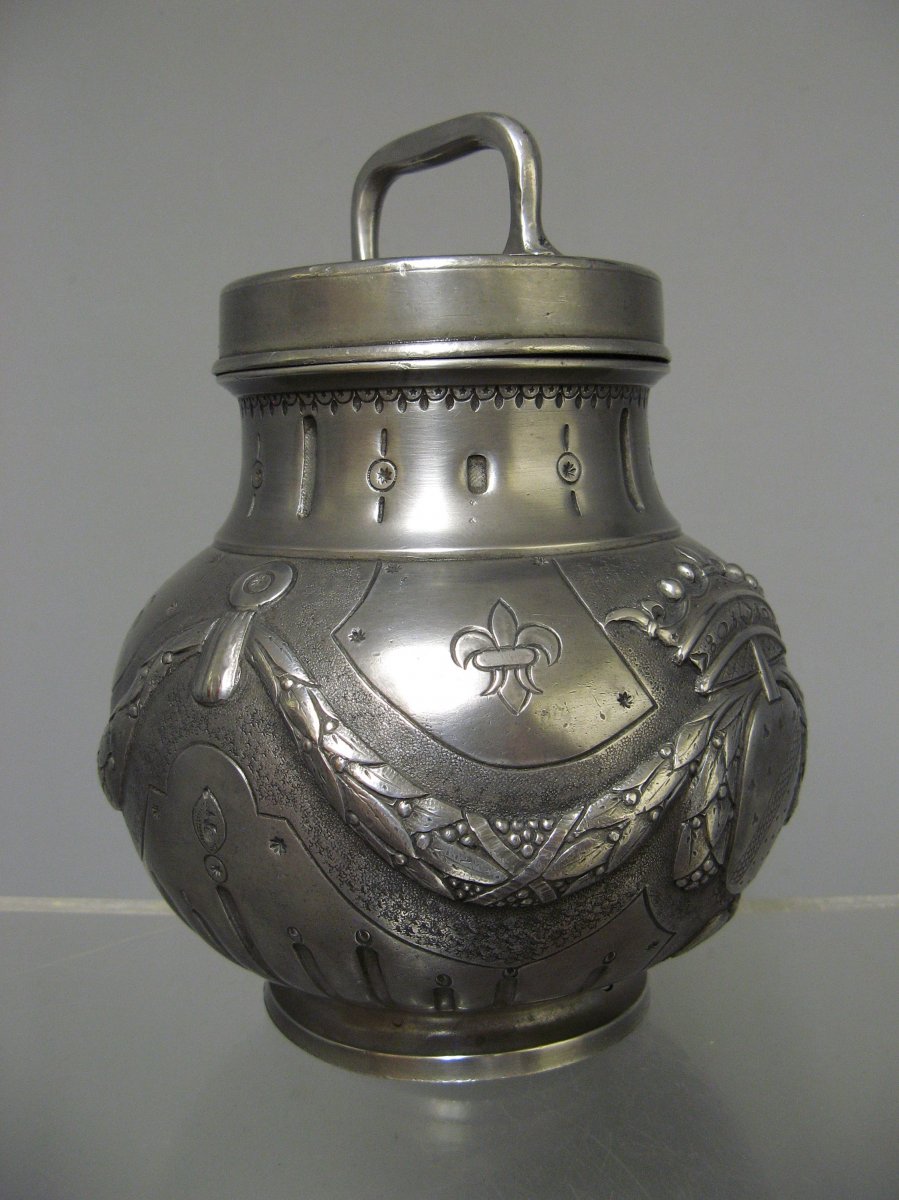 Bain Marie En étain Décoratif Armoiries Et Couronne De Duc.-photo-4