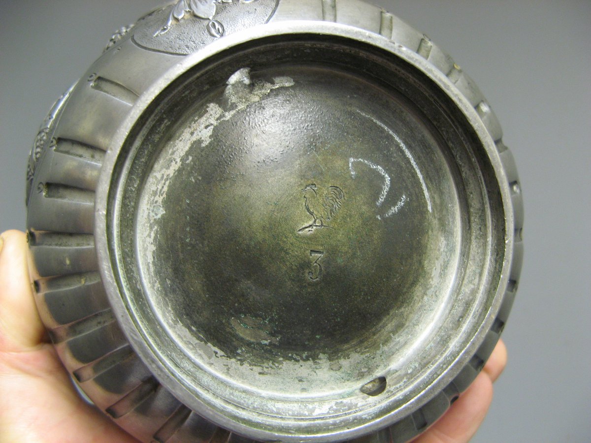 Bain Marie En étain Décoratif Armoiries Et Couronne De Duc.-photo-1