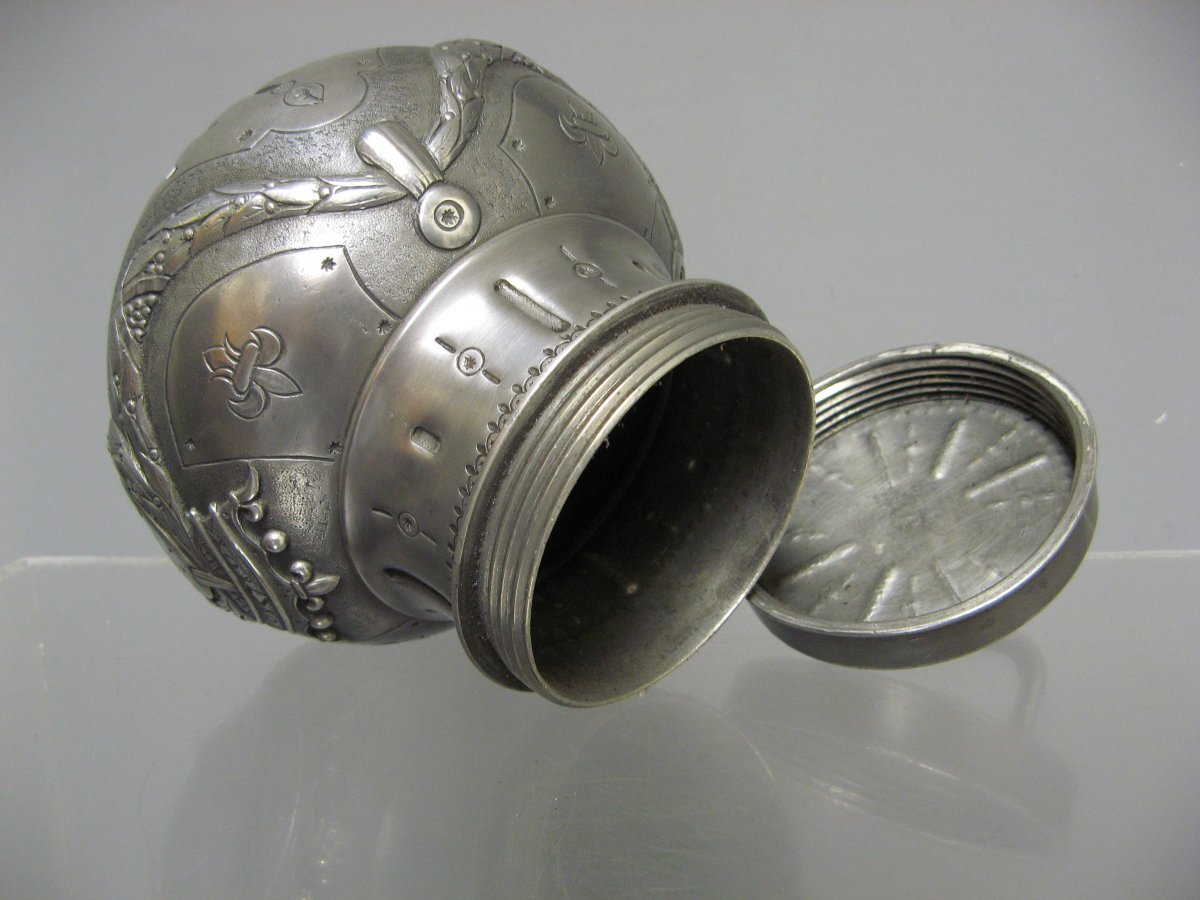 Bain Marie En étain Décoratif Armoiries Et Couronne De Duc.-photo-4