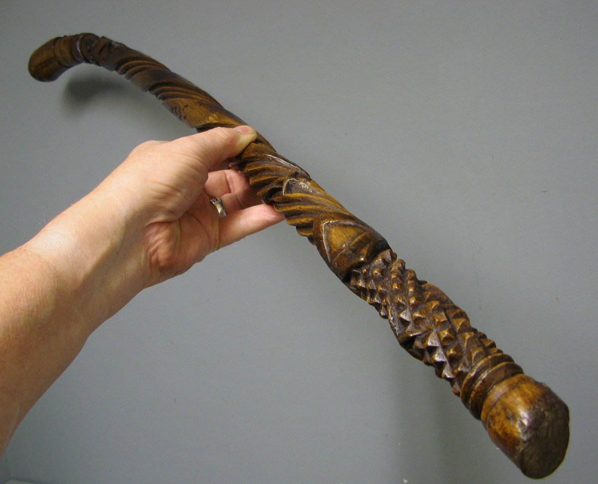 Folk Art Cane In Carved Wood.-photo-4