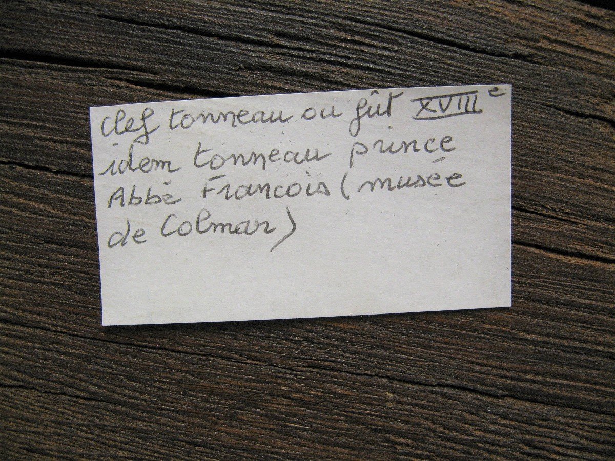 Eighteenth Carved Oak Lightning Lock Or Key.-photo-2