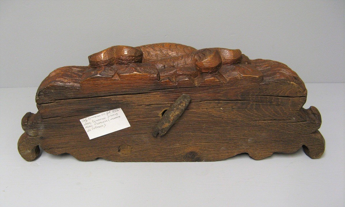 Eighteenth Carved Oak Lightning Lock Or Key.-photo-1