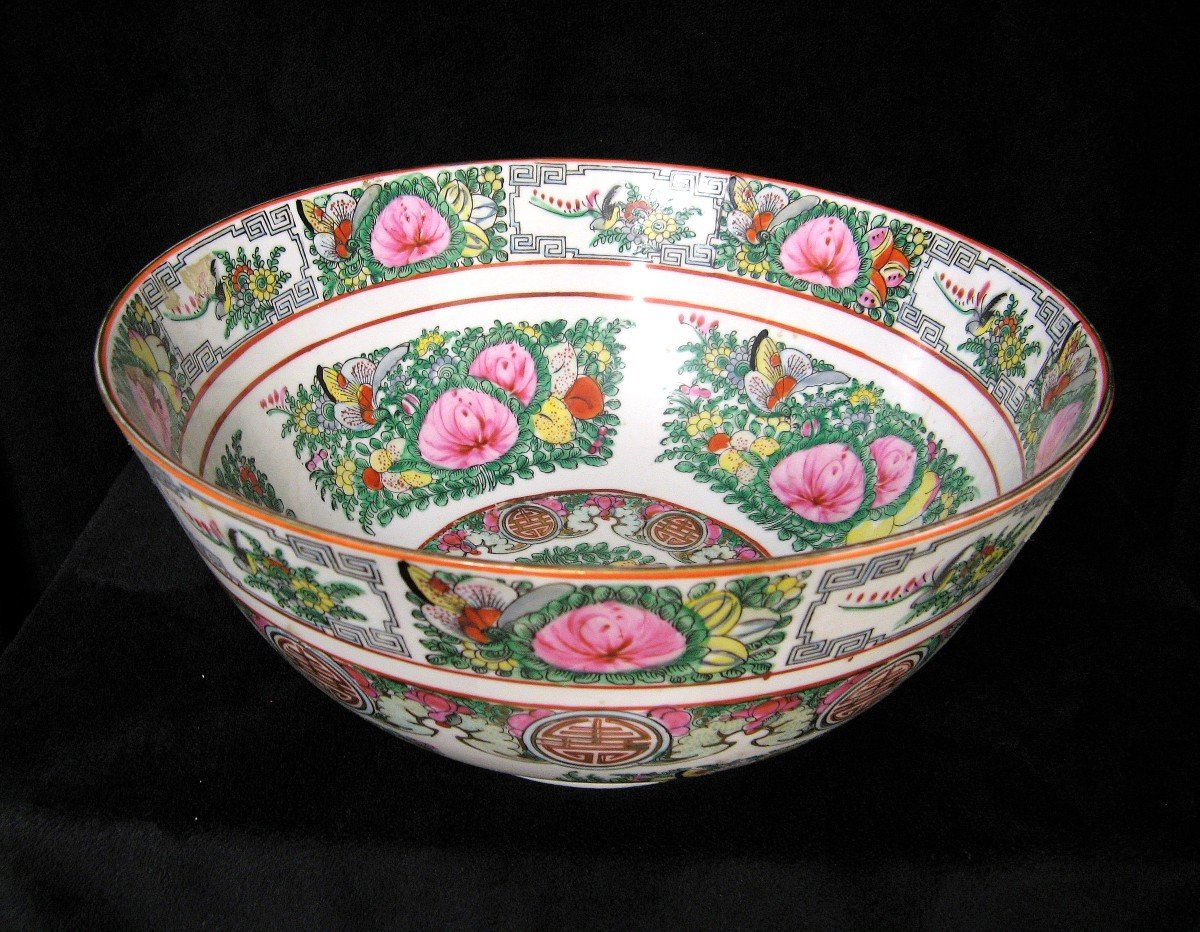 Large Chinese Porcelain Punch Bowl.