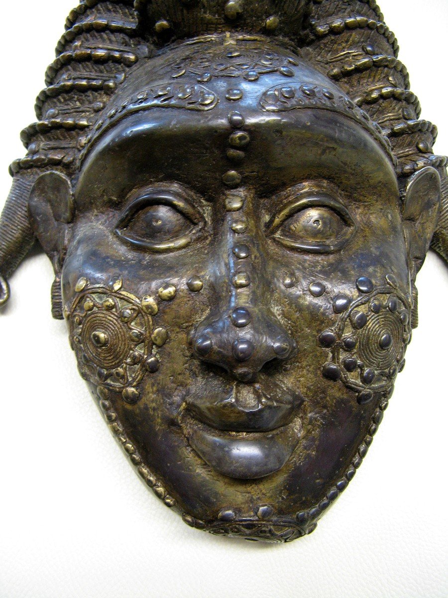 Masque En Bronze. Art Primitif Africain. Bénin.-photo-3