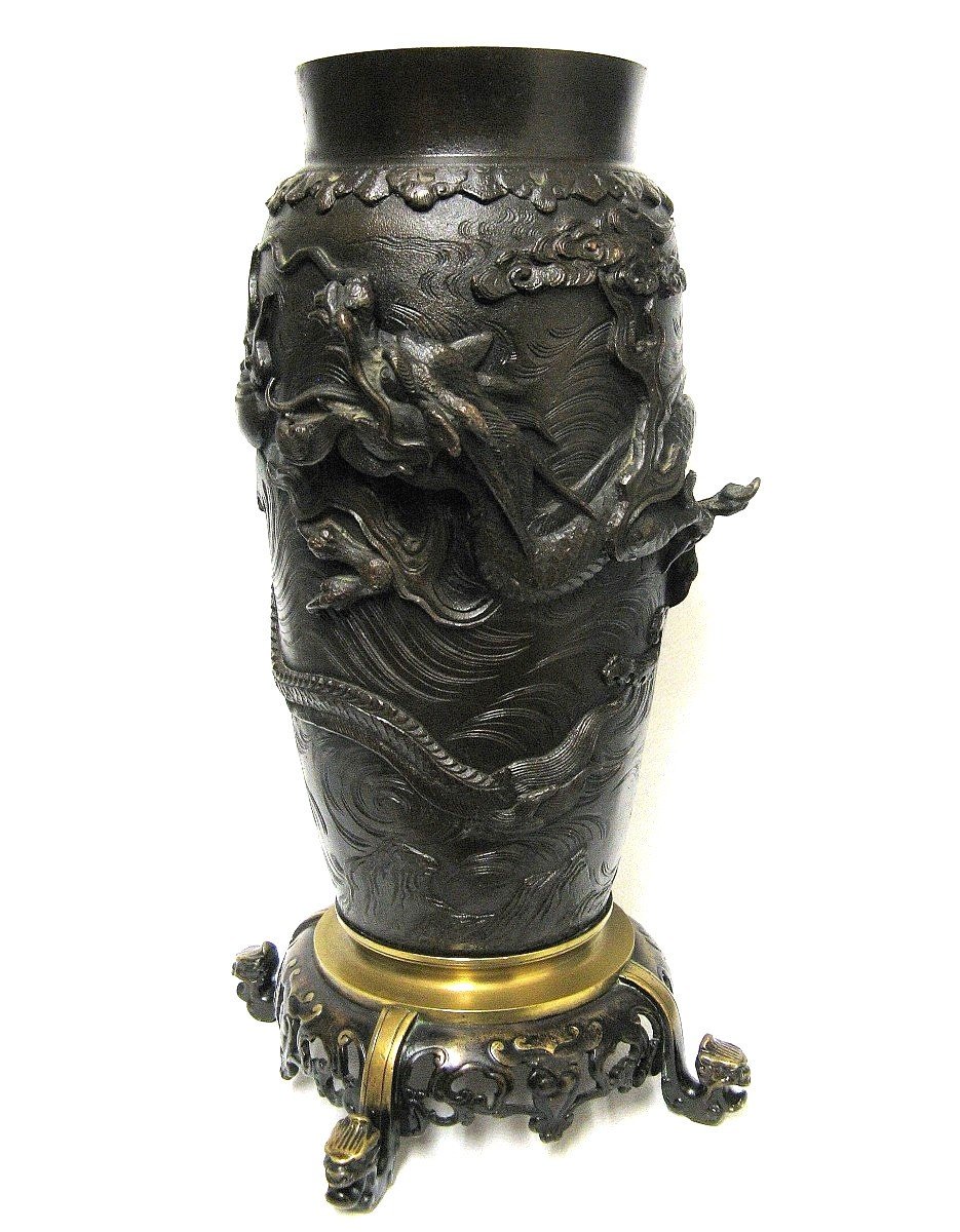 Potiche Au Dragon En Bronze Du XIXe. Art d'asie.