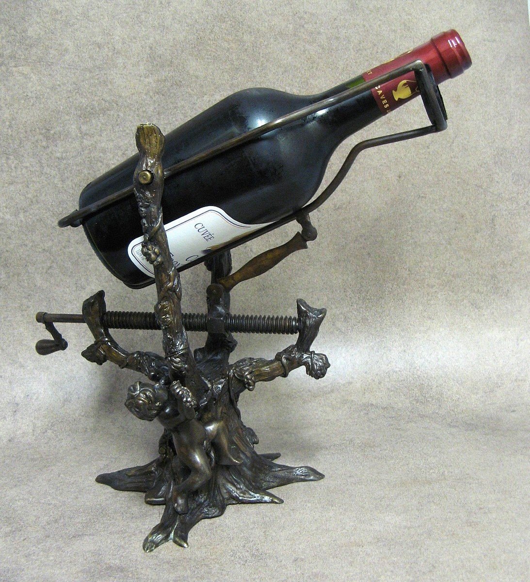 Décanteur à Vin Mécanique En Bronze à Pampres De Vignes Et Putto Du XIXe.-photo-4