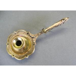 Bougeoir d'évêque à main épiscopal en bronze.