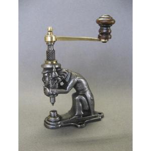 Presse à Oeillets Anthropomorphe XIXe vers 1800.