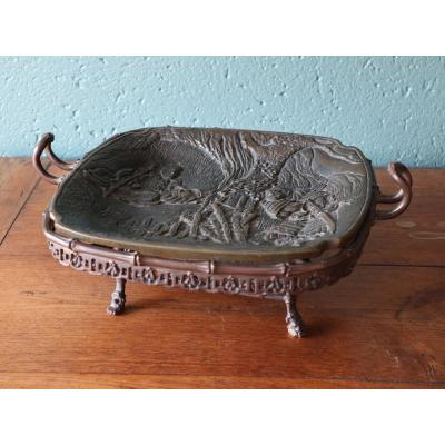 Bronze Tray With Samurai Decor. Japan XIXth.