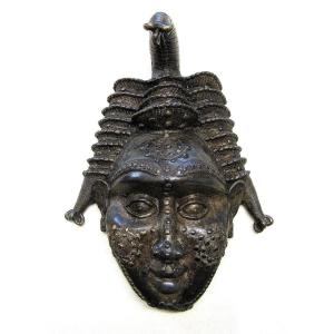Masque En Bronze. Art Primitif Africain. Bénin.