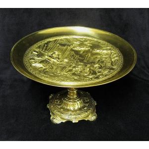 Coupe En Bronze Doré Ornée d'une Scène Mythologique.
