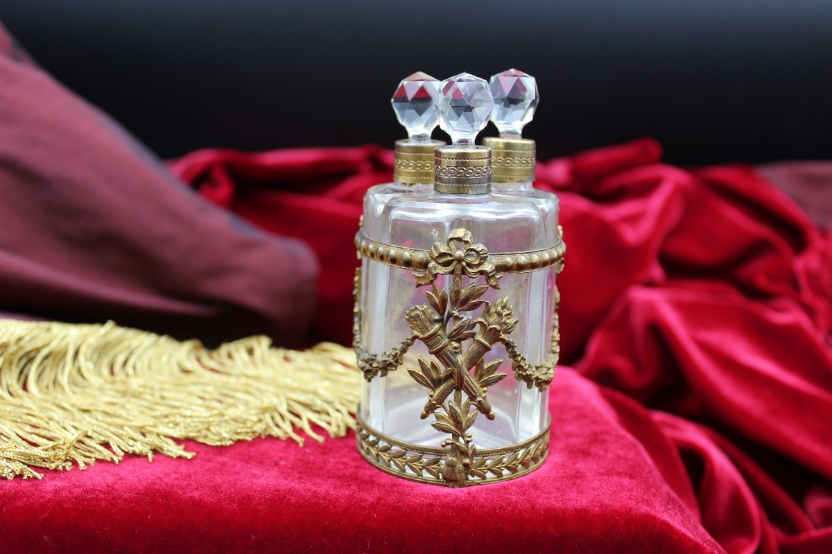 Petit cabaret à parfum