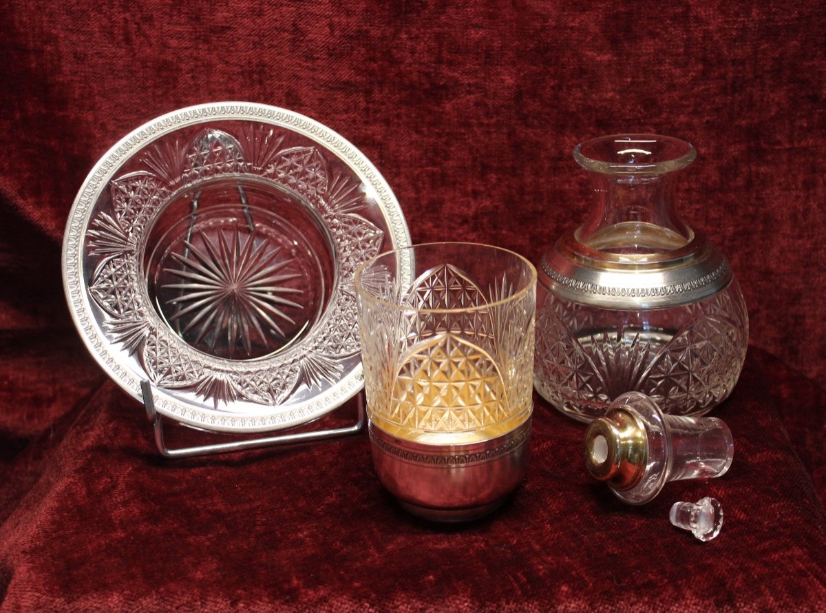 Service de nuit en cristal taillé et argent, circa 1900