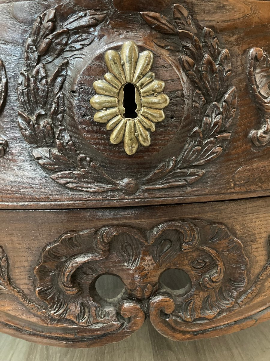 18th Century Chest Of Drawers-photo-2