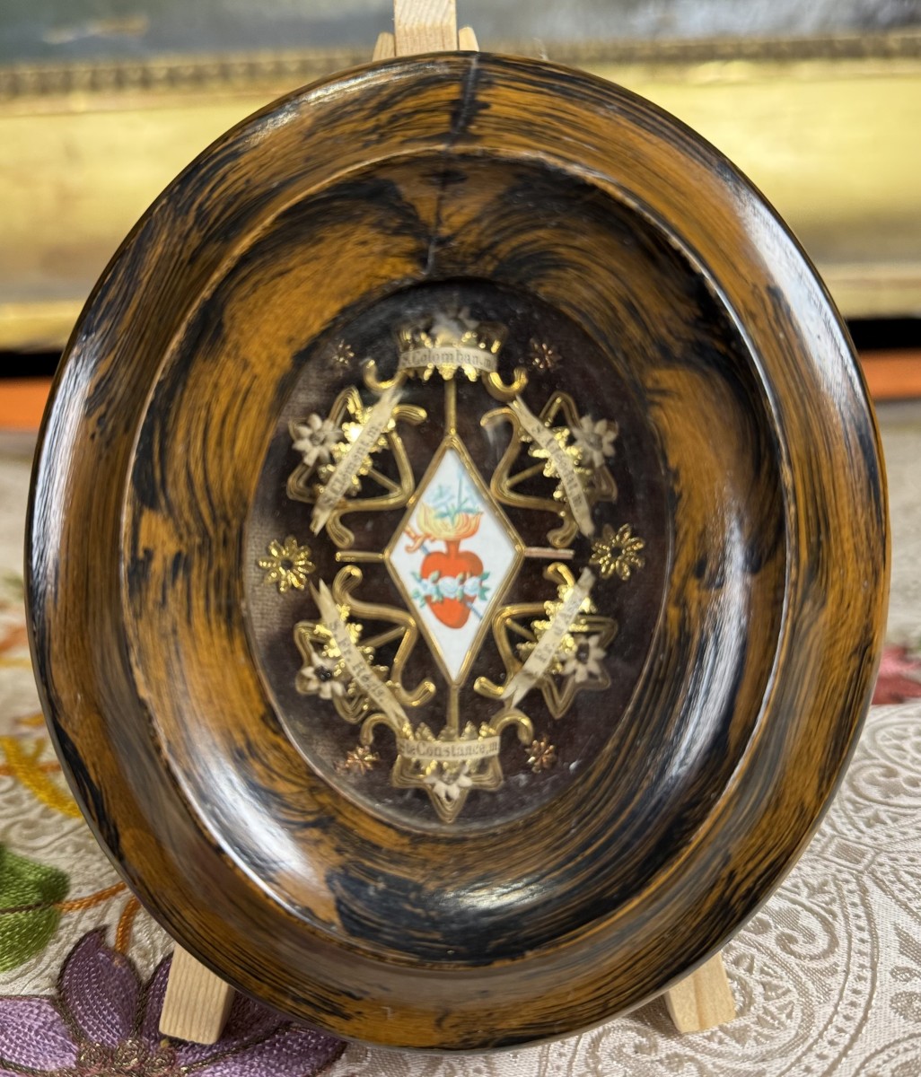 Paperolle Oval Reliquary - 19th Century