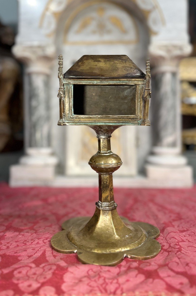Monstrance Reliquary In Golden Copper - 15th Century