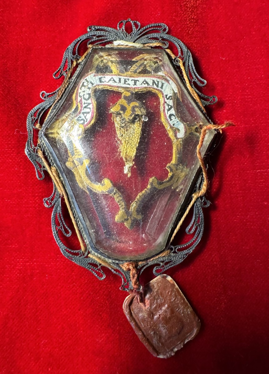 Relique de  Saint Gaétan de Thiène  Et Son Authentique De 1759 -photo-3
