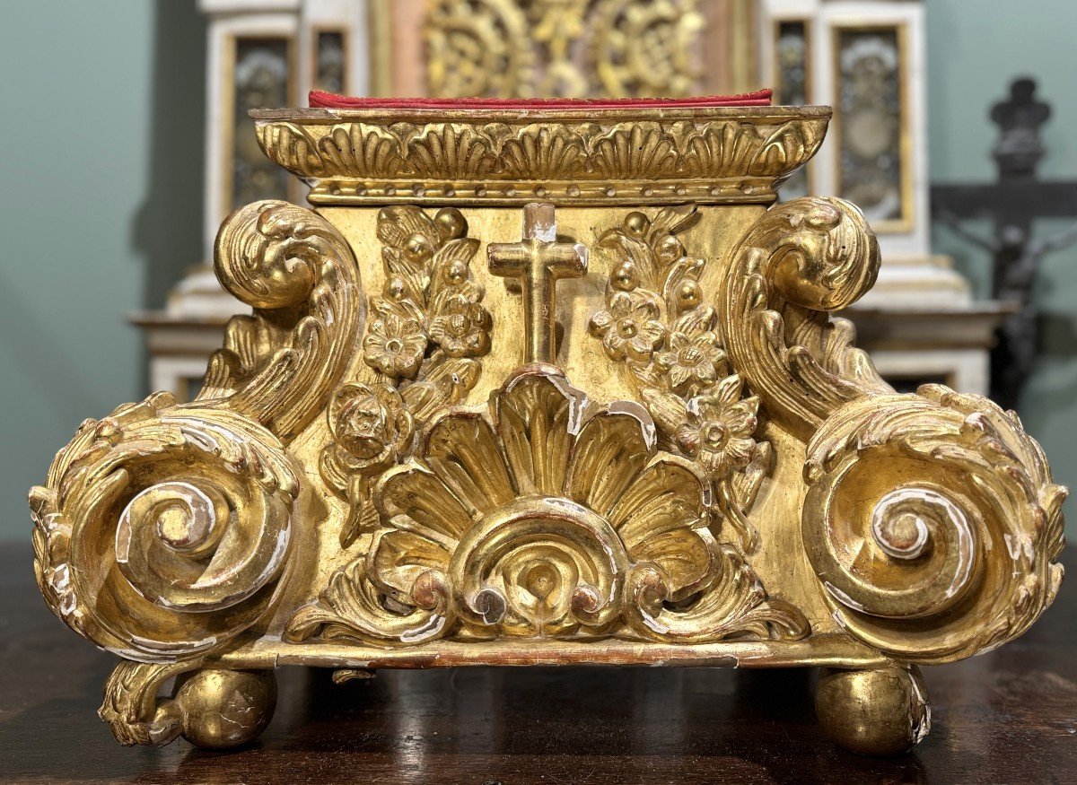 Socle d'Eglise En Bois Doré - XVIIIe 