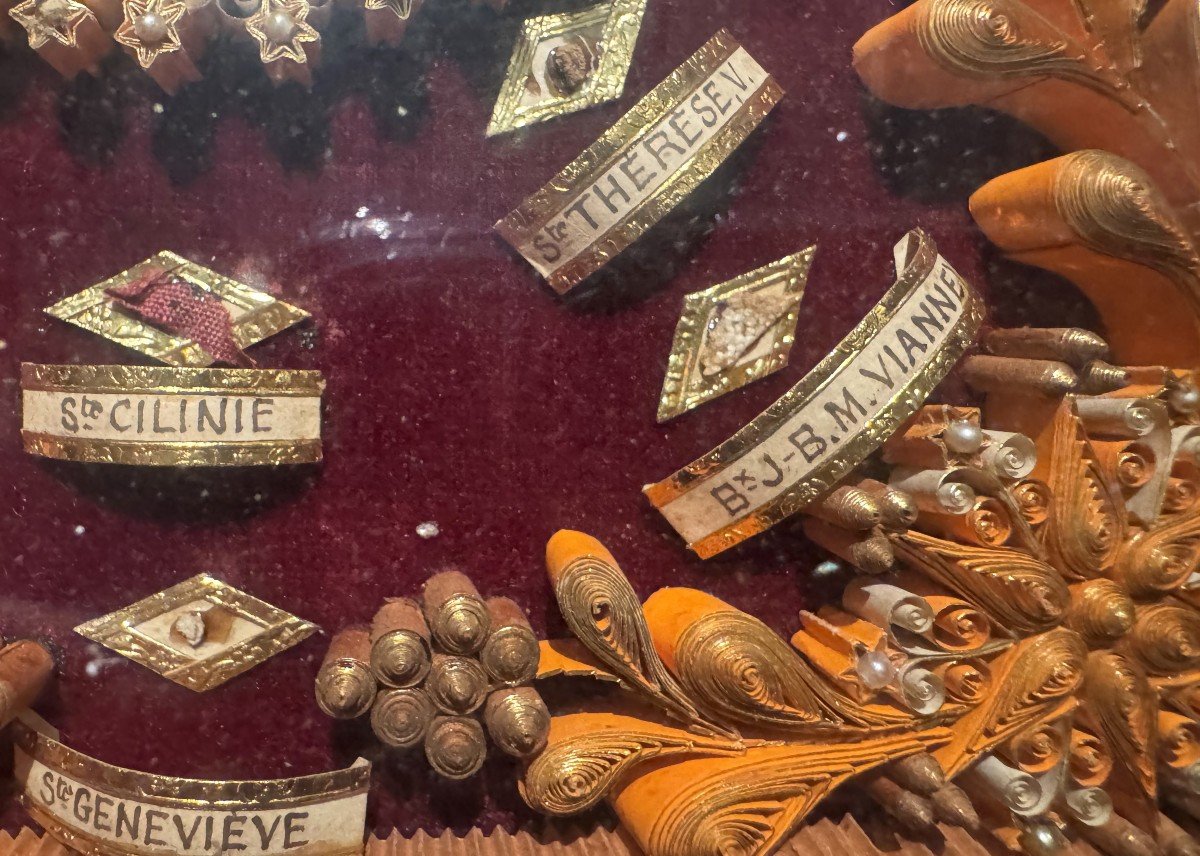 Paperolles With Fourteen Relics And Episcopal Seals - Circa 1910  -photo-1