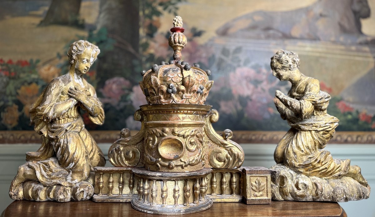 Pair Of Angels And Altar Gallery – 17th Century 