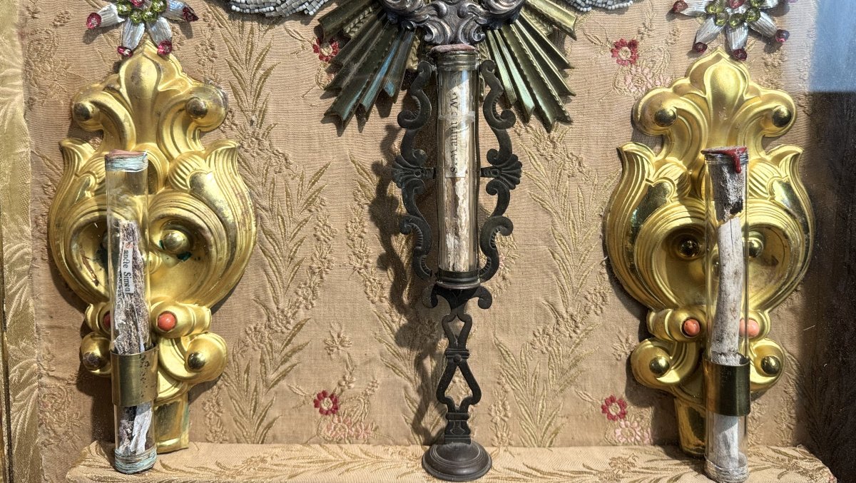Baroque Reliquary Altarpiece With 27 Relics – Circa 1740-photo-3