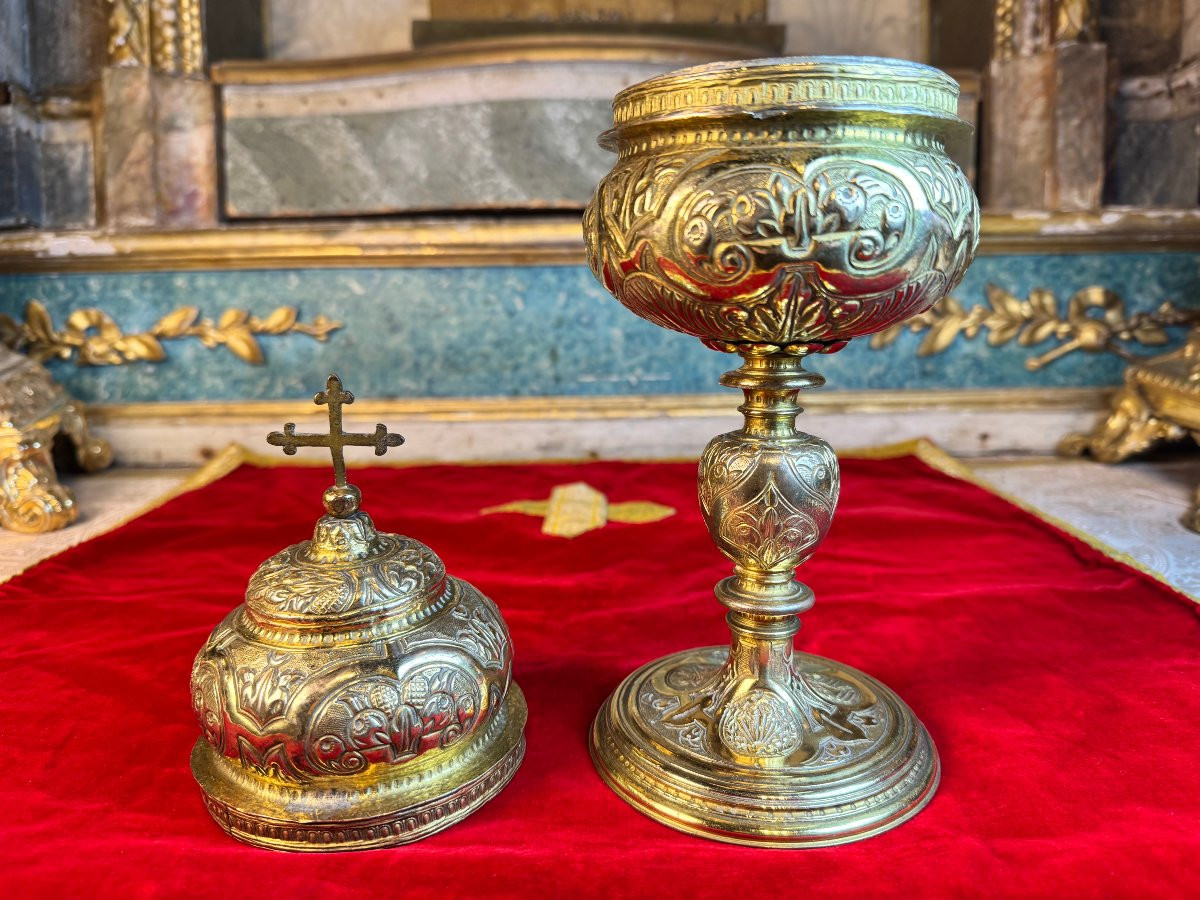 Ciboire en laiton ciselé - XVIIe -photo-5