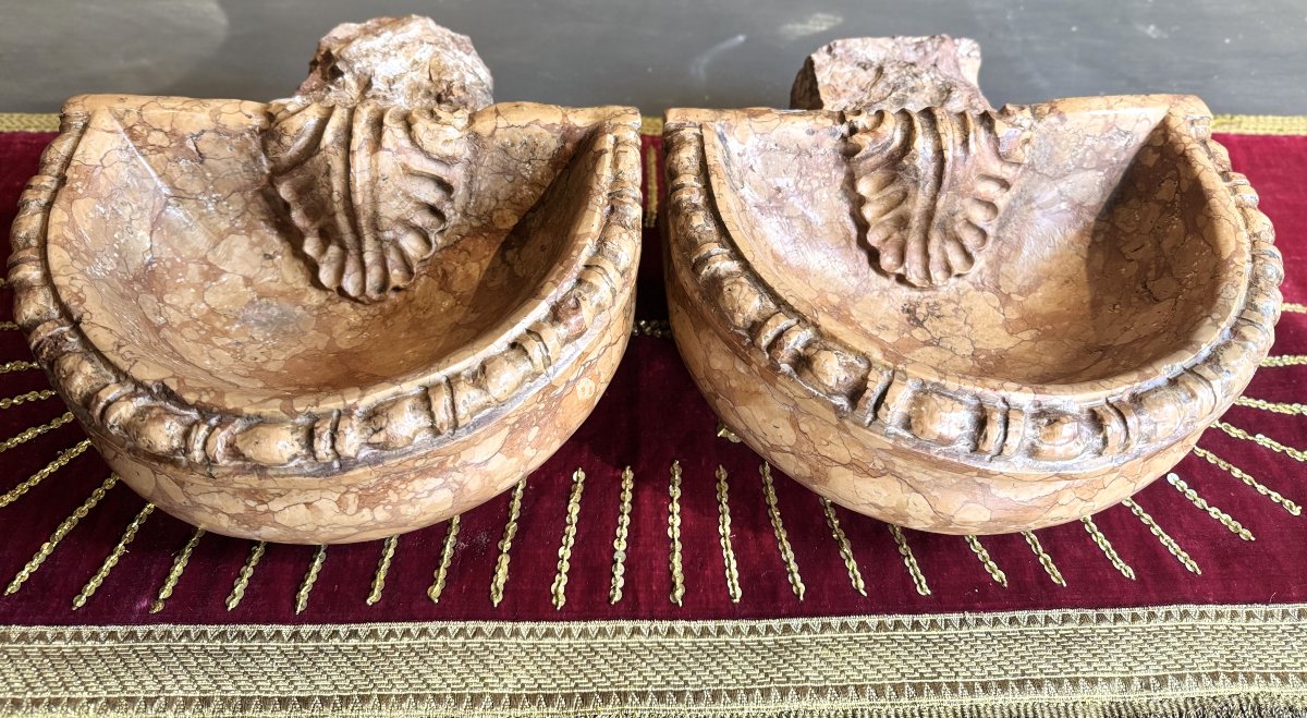 Pair Of Italian Marble Holy Water Fonts - 18th Century -photo-2