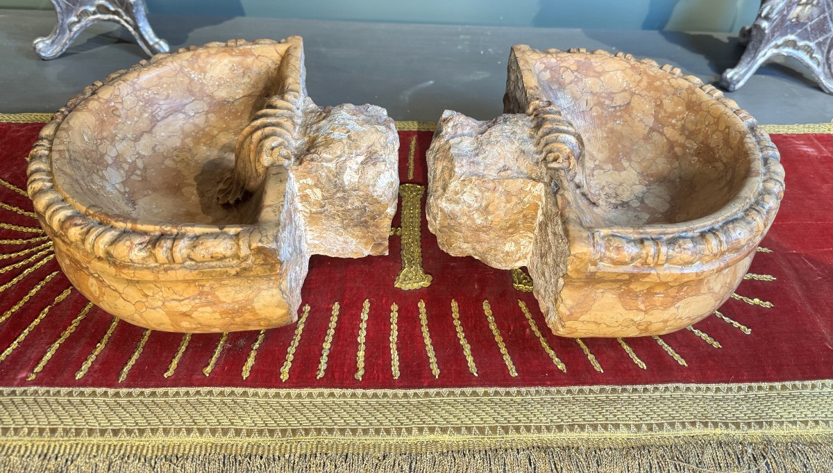 Pair Of Italian Marble Holy Water Fonts - 18th Century 