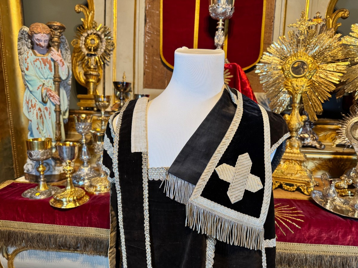 Black Velvet Chasuble Stole With Veil And Purse - Late 19th Century