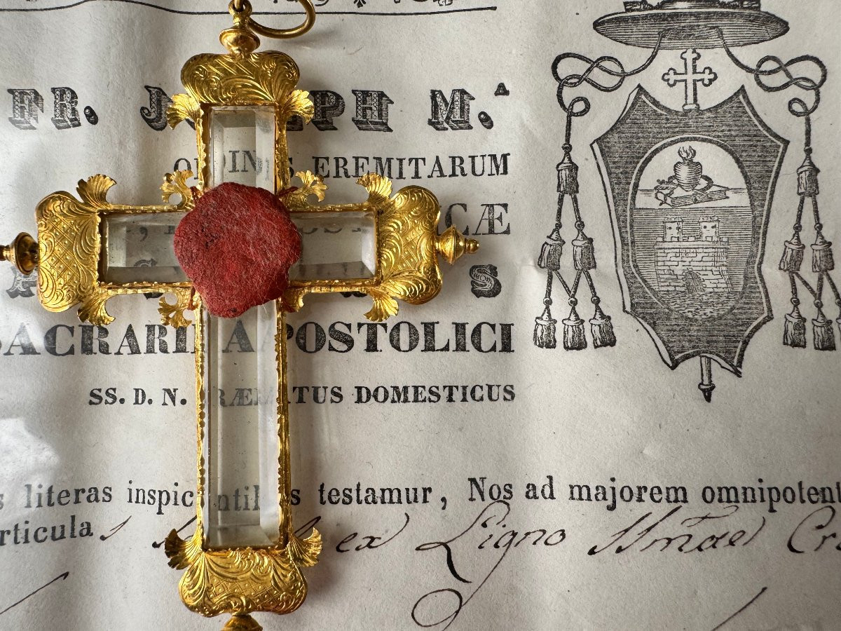 Relique de la Sainte Croix dans un reliquaire en or – XIXe-photo-1