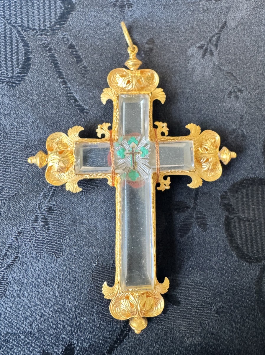 Relique de la Sainte Croix dans un reliquaire en or – XIXe