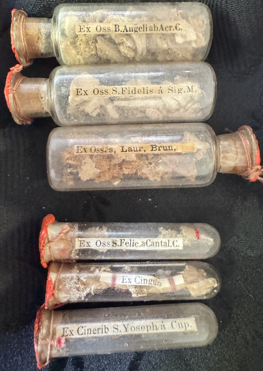 Set Of Capuchin Reliquary Tubes - 19th Century