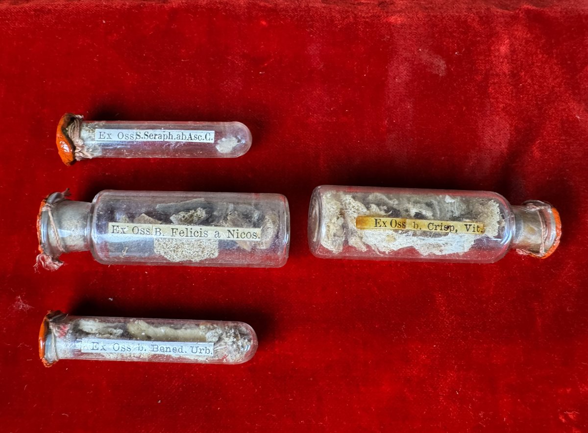Quatre relique de Saints Capucins - fin XIXe -photo-3