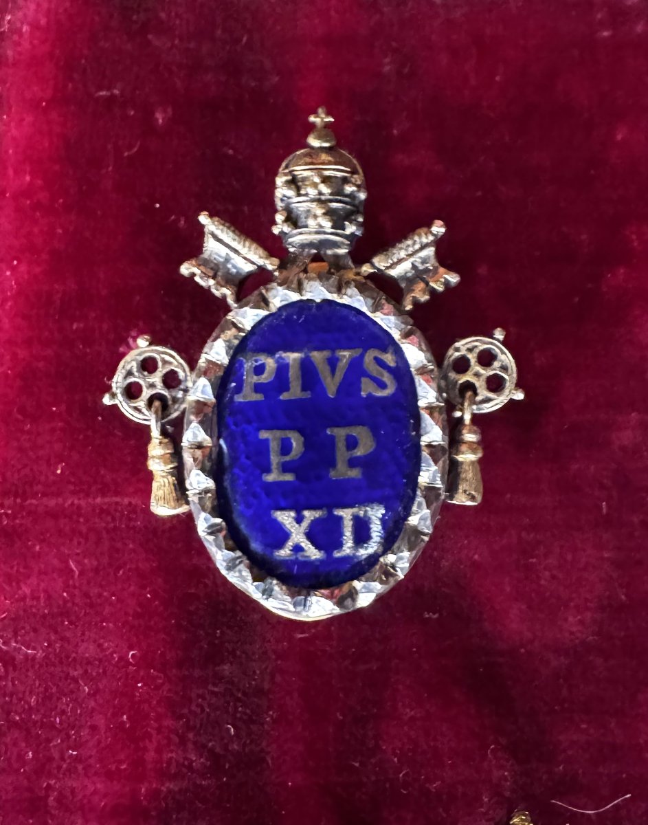Badge Of Holiness For Secret Chamberlains  - 20th Century -photo-1
