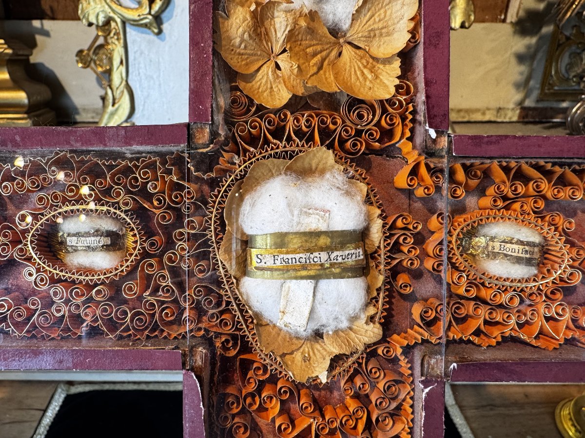 Paperolles Reliquary Cross With Nine Relics - 19th Century -photo-1